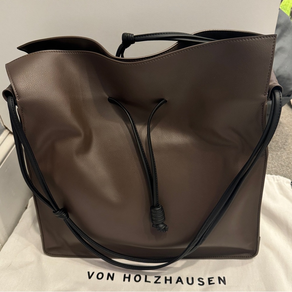 VON HOLZHAUSEN Large Shopper tote. Taupe-black color. Comes with dust bag.